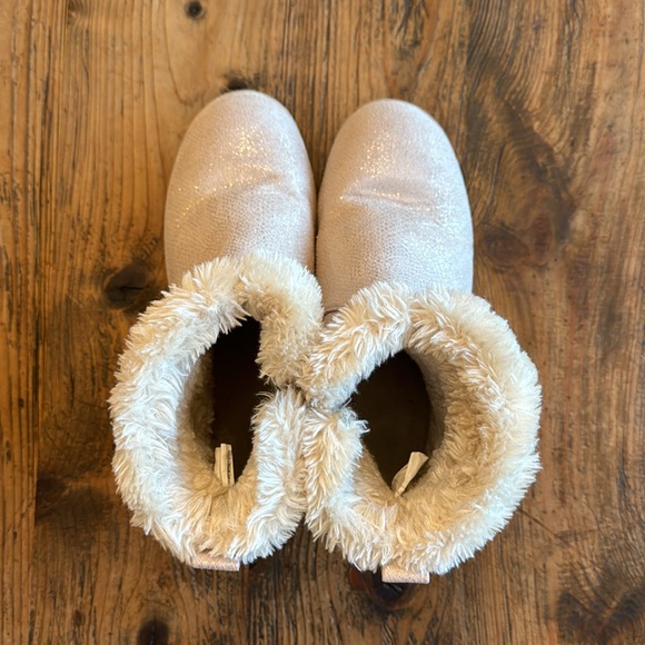 Girls Cat & Jack boots size 4 - Picture 2 of 3